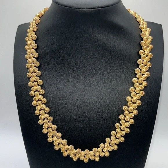 Vintage gold tone nugget necklace and 2 pairs of coordinating clip earrings - Picture 3 of 12